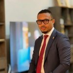 RDC-OUGANDA: L&rsquo;acteur politique Roger Mibenge Berthon plaide et obtient directement la fin de la perception illégale des frais de visa en faveur des voyageurs congolais