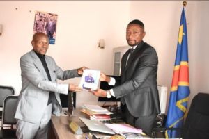 ​Nord-Kivu: Serge Farini reçoit l&rsquo;hommage littéraire rendu à l&rsquo;illustre Abbé Malumalu