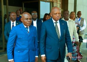 Haut-Katanga: Dans sa gibecière l&rsquo;accréditation du Laboratoire de Likasi, le DG de l&rsquo;OCC Pierre Lohohola accueilli en triomphe à Lubumbashi par Paulin Kamuha